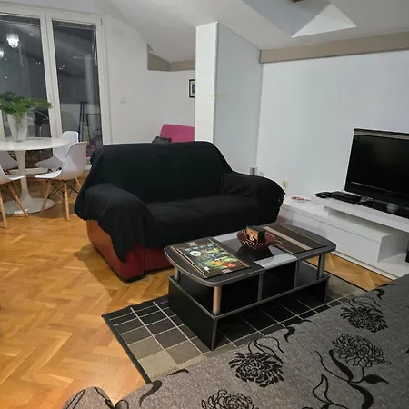 Laki 56 Apartament Kalugjerica